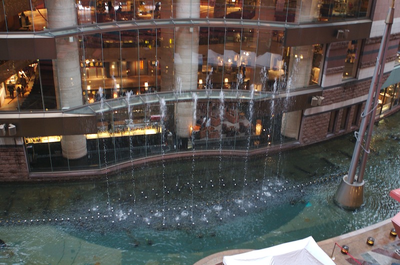 In the middle of Canal City, there's a water show, much like the one in Chandler's mall or the Bellagio.